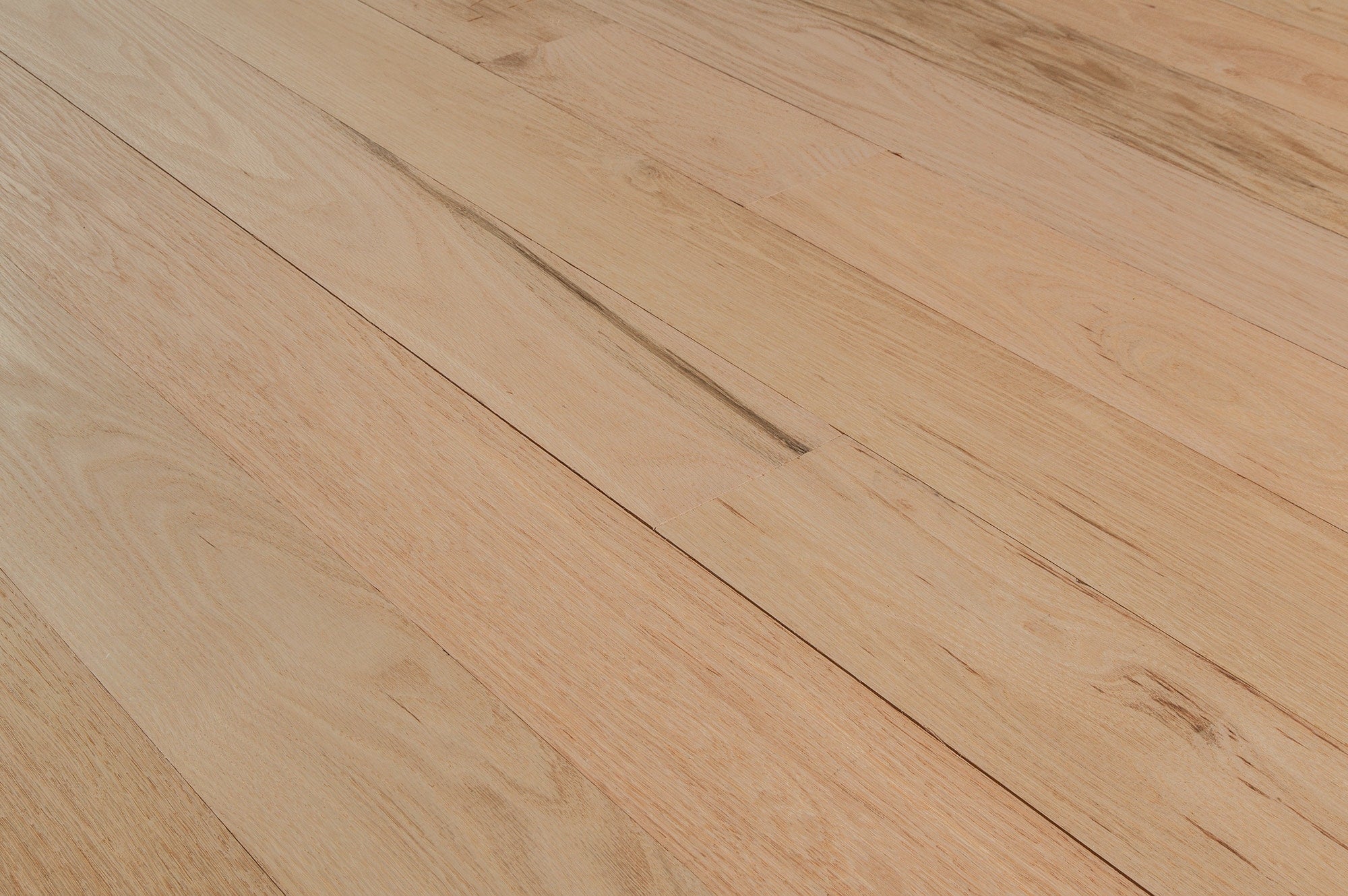 Tungston Unfinished Oak Hardwood Flooring - Red Oak / #1 Common / 3 1/4" / Full Pallet