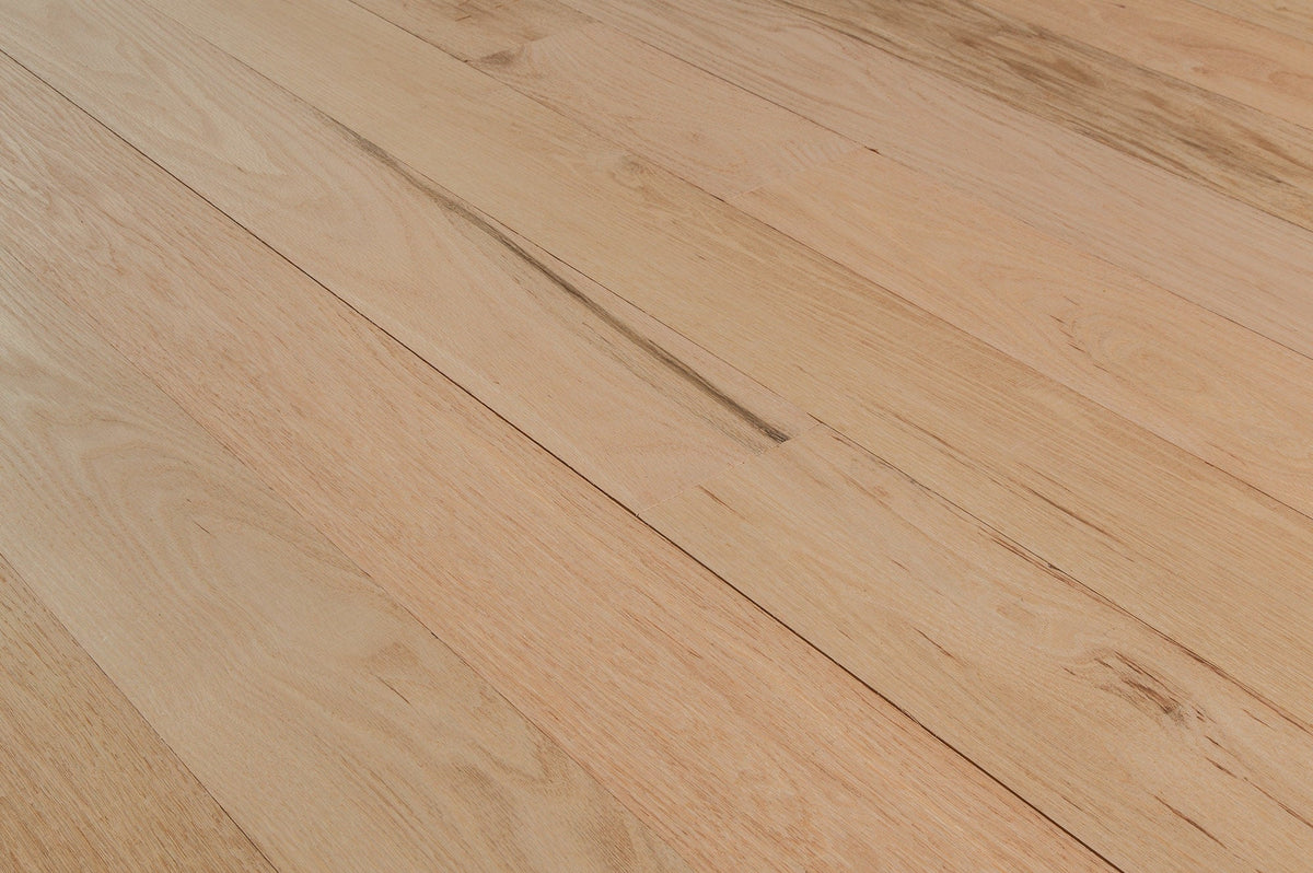 Tungston Unfinished Oak Hardwood Flooring - Red Oak / #1 Common / 3 1/4" / Full Pallet